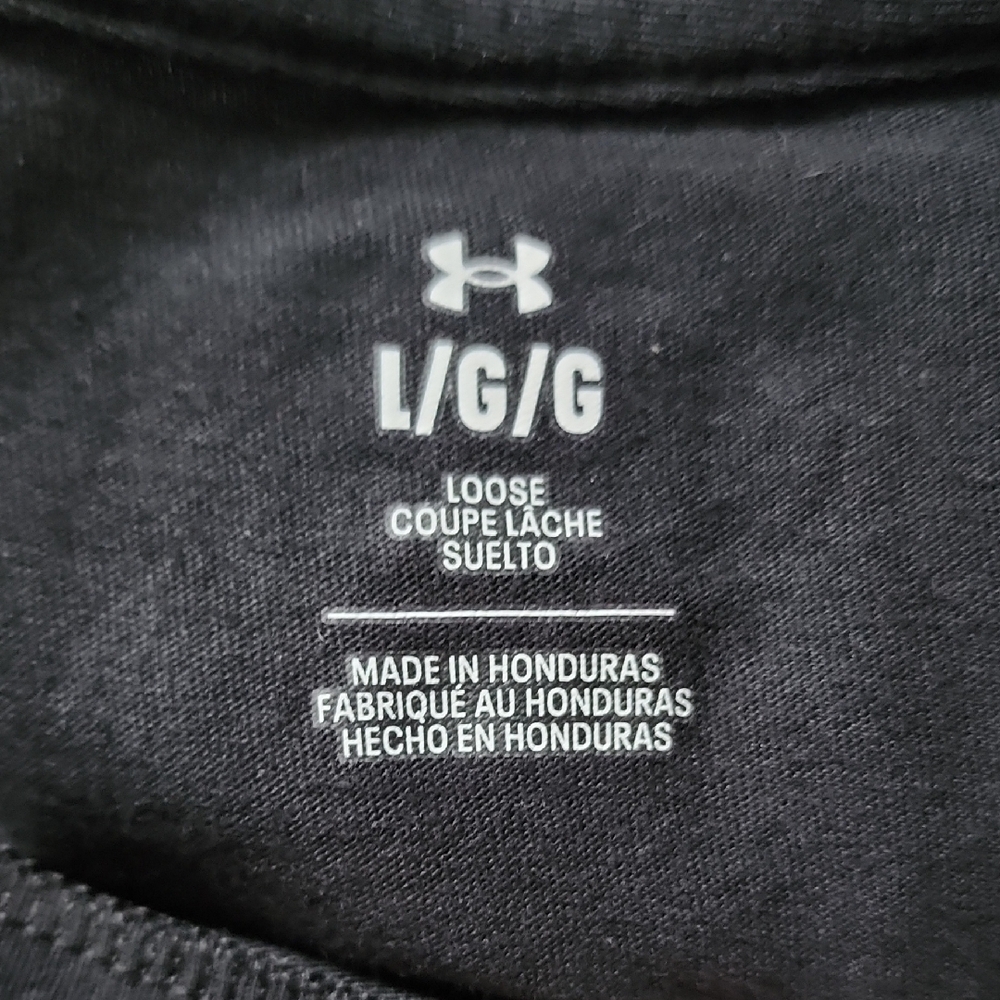 NWT Under Armour Black Graphic T-Shirt - Picture 4 of 5
